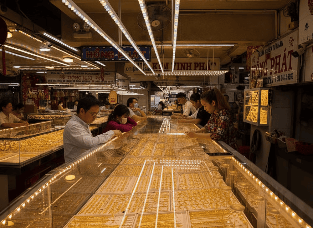Jewelry stalls at the basement level displaying gold rings and silver necklaces